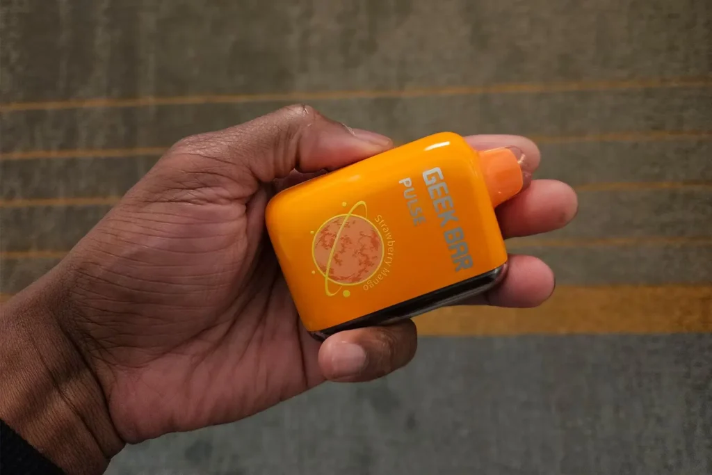 Can You Hit a Blinker on a Geek Bar